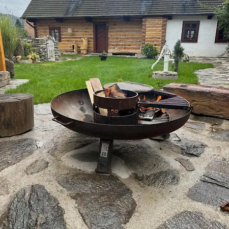 ヴィラ Roubenka Vír